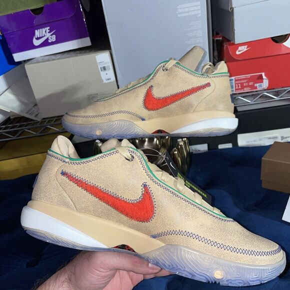 NEW Lebron XX Men's Size 9.5 Sesame/ LT Crimson-Sail DV9090 200 - Picture 8 of 10